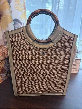 Woven Straw Tote with Bamboo Handle – Green leather